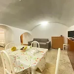 Holiday home Lo Scoglio Bianco